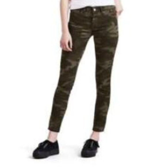 Levi's Women's 711 Mid-Rise Ankle Print Soft Green Skinny Soft Camo Jeans Sz 24 - Picture 1 of 3